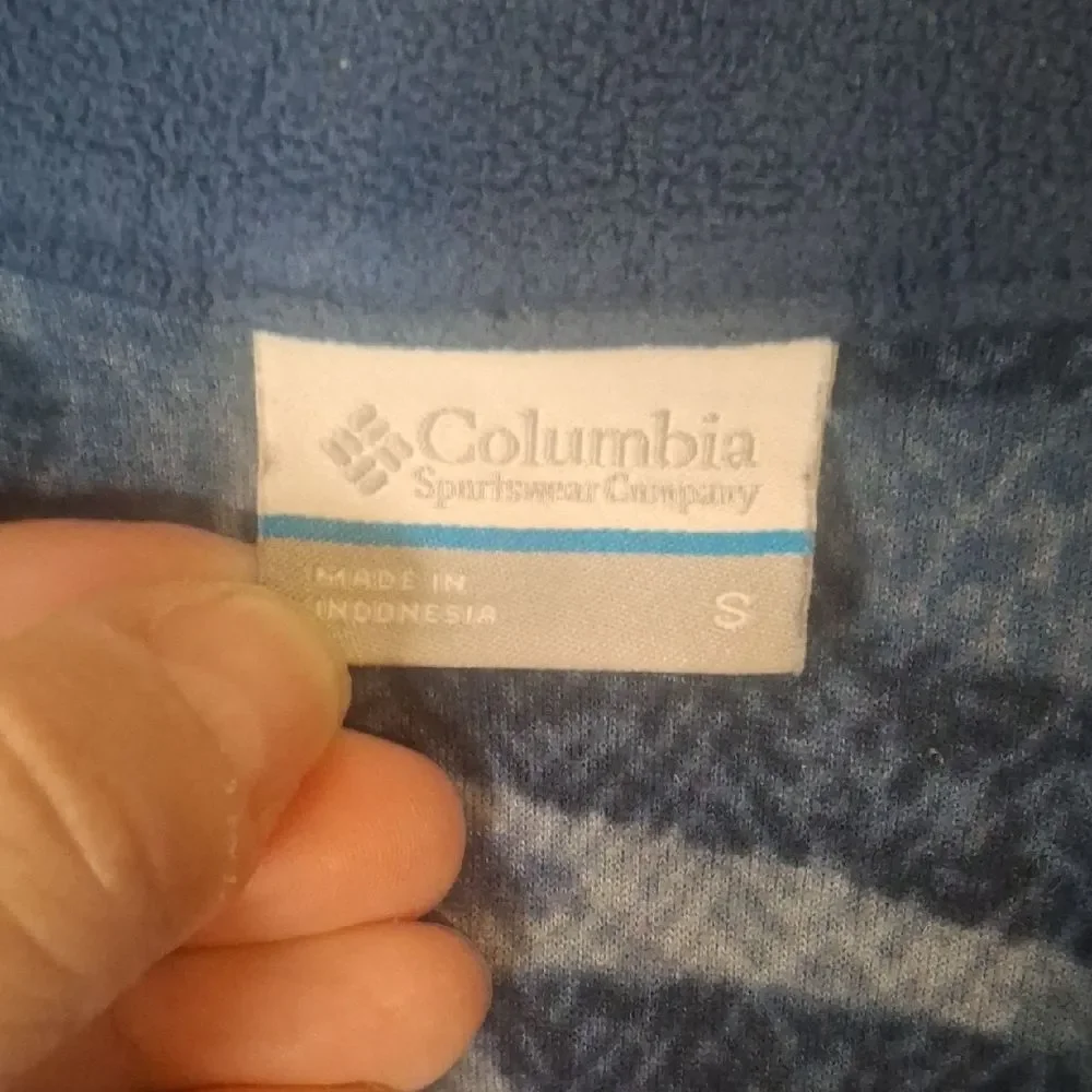 Columbia Men's Blue Camo Sweater size small